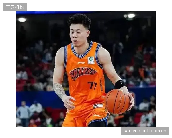 上海男篮时隔24年重夺常规赛冠军,刷新队史连胜纪录。 上海男篮时隔24年重夺常规赛冠军,刷新队史连胜纪录。